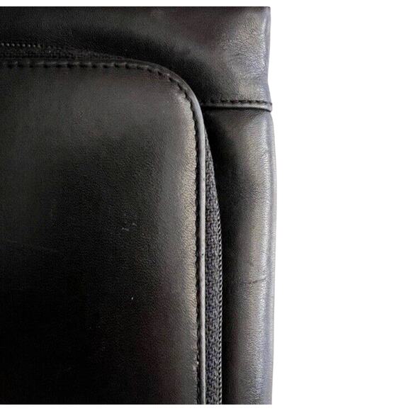 Vintage HOBO Black Leather Crossbody Bag Purse Envelope Style Pockets Zipper - Picture 4 of 7